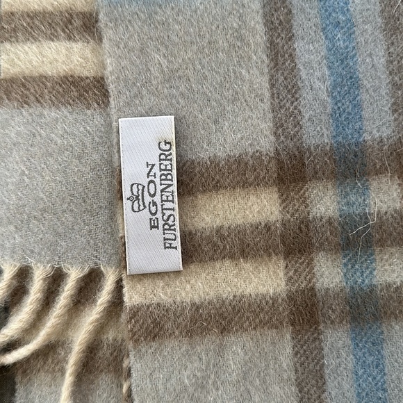 Egon von Furstenburg wool cashmere scarf - Picture 2 of 5